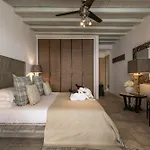 Mykonos Crystal